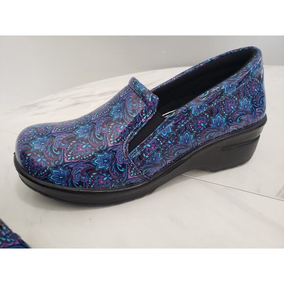 NEW Size 9 WIDE - Easy Works Leeza Work Clog - NAVY PAISLEY SLIP ON WORK SHOE - Picture 3 of 9